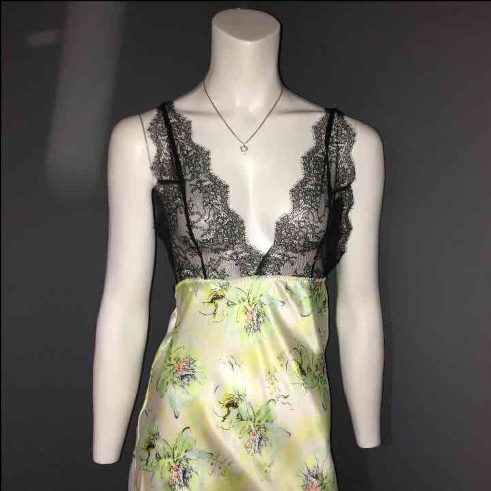 Victoria secret Designer Collection NWT - Picture 2 of 4